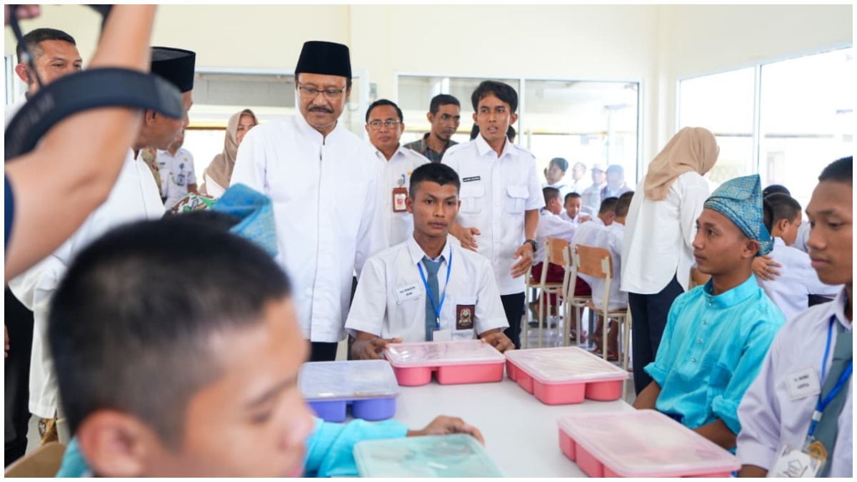 Mensos Gus Ipul saat meninjau Sekolah Rakyat Terintegrasi (SRT) 53 Pontianak, Rabu 22 Oktober 2025.