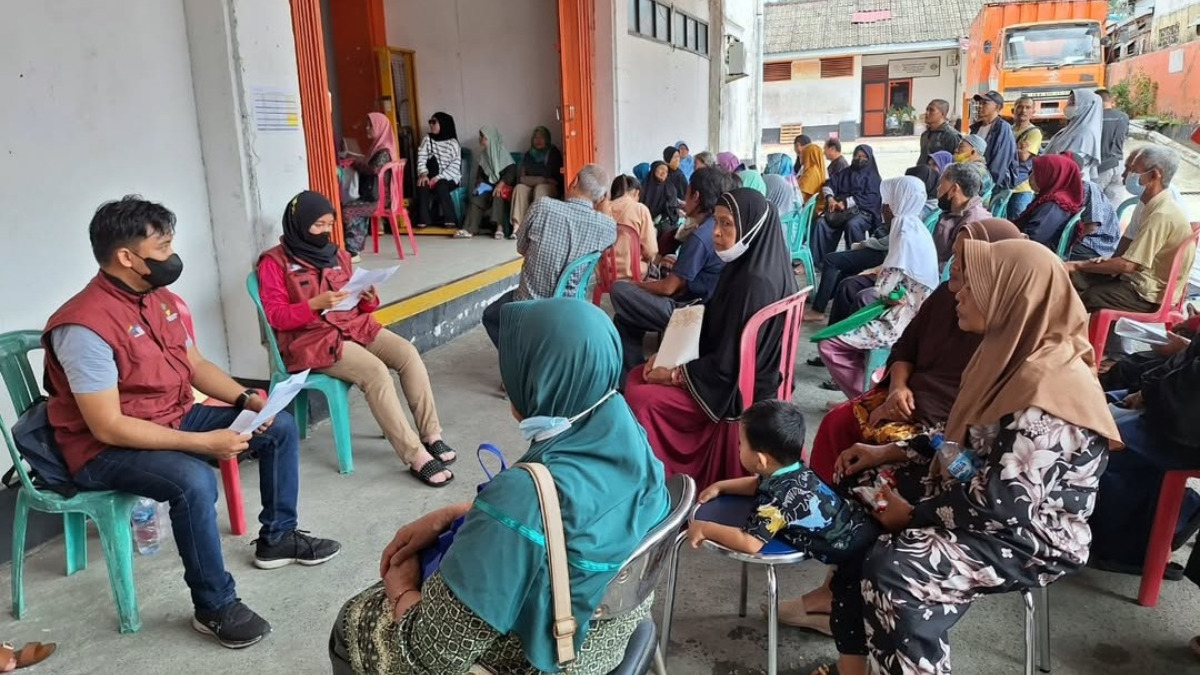 Penyaluran bansos PKH BPNT ke KPM.