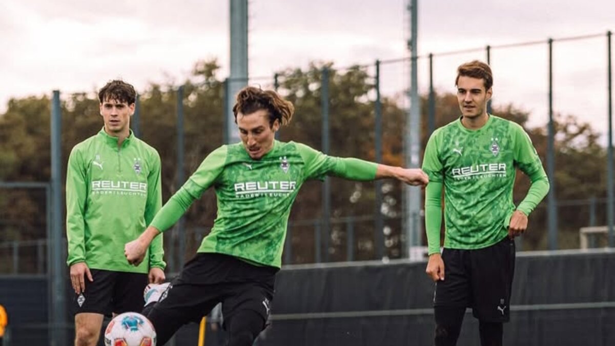 Borussia Monchengladbach dalam persiapan menghadapi Bayern Munich.