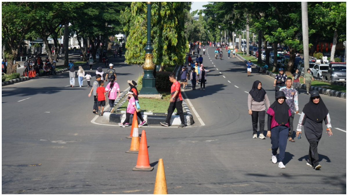 Jalur cepat Jalan Tegar Beriman Cibinong ditutup untuk kegiatan hari bebas kendaraan atau Car Free Day, Minggu 26 Oktober 2025.