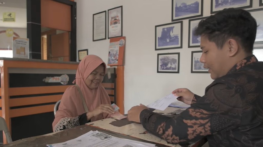 KPM pemegang KKS lama wilayah Aceh melaporkan, dana bansos PKH BPNT tahap keempat sudah cair
