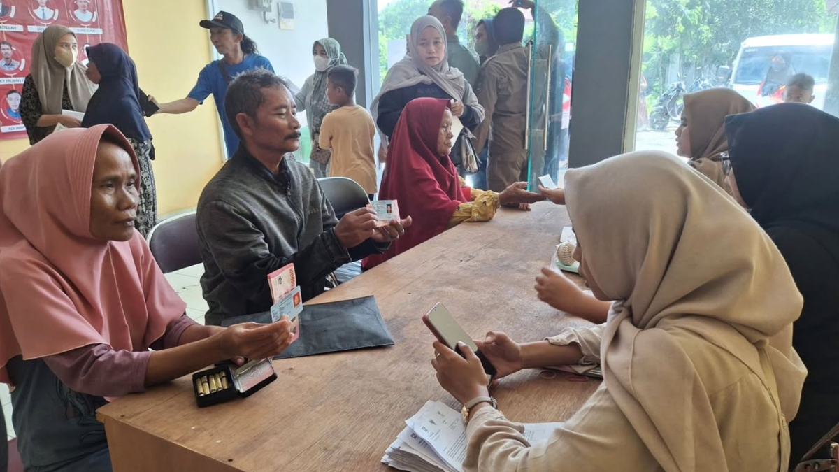Ilustrasi suasana penyaluran bansos