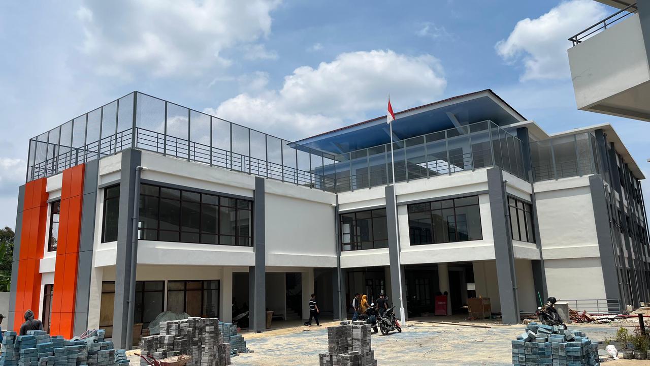 Gedung sekolah satu atap (Satap) baru SDN Cimahpar 3 di Kecamatan Bogor Utara, Kota Bogor.