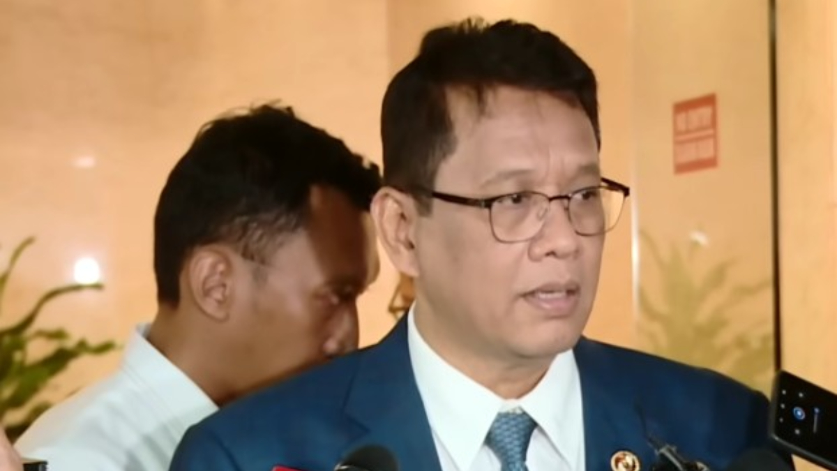 Menteri Keuangan, Purbaya Yudhi Sadewa memberikan keterangan kepada wartawan.