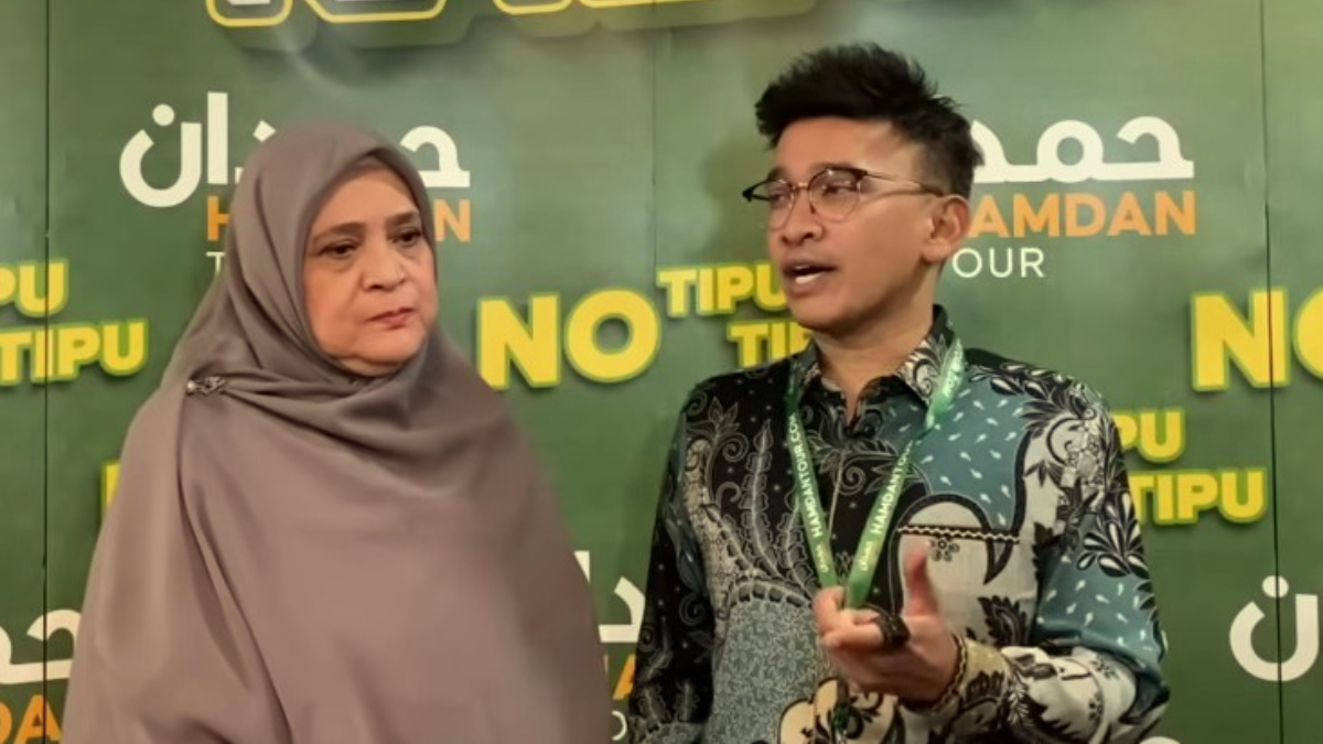 Ruben Onsu berangkat umrah lagi.