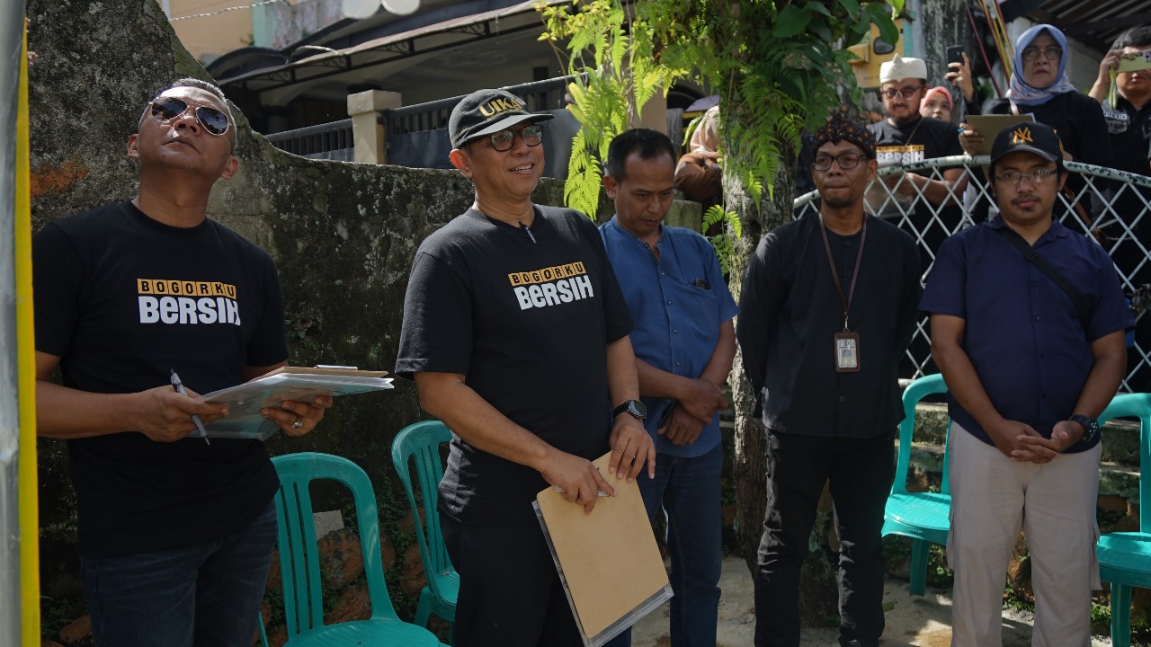 Kunjungan Juri Kehormatan ke RT 3 RW 4 Kampung Rambutan untuk penilaian lomba Bogorku Bersih.