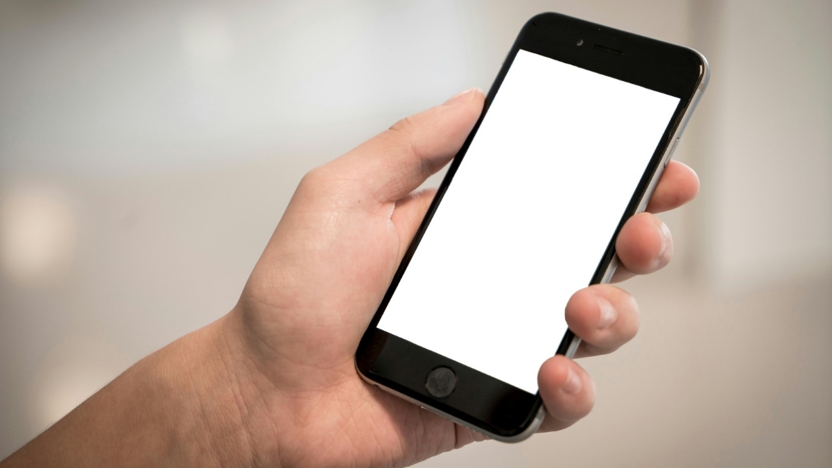 Ilustrasi: Cek saldo bansos melalui mobile banking.