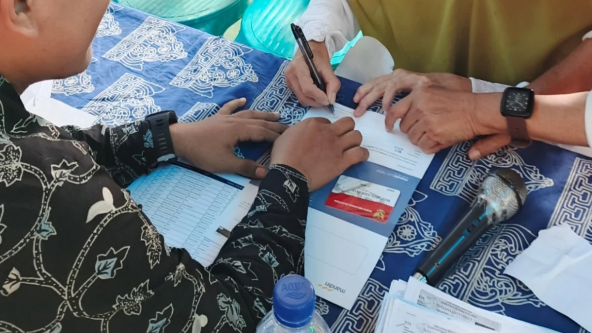 Ilustrasi penyaluran bansos BLT Kesra melalui KKS