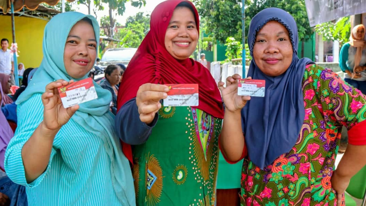 KPM penerima bansos PKH BPNT melalui KKS.