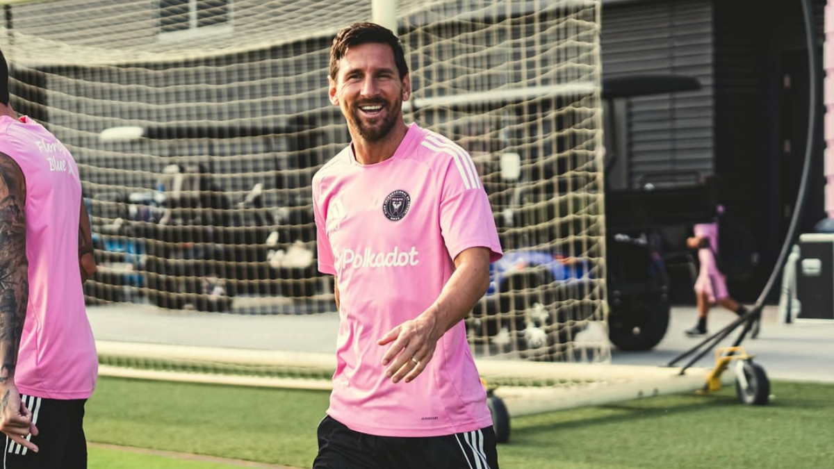 Lionel Messi saat berlatih.