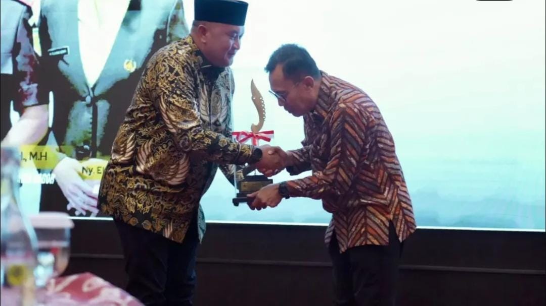 Pisah sambut Kepala Kejaksaan Negeri Cibinong di Pendopo Bupati Bogor, Kamis 30 Oktober 2025 malam.
