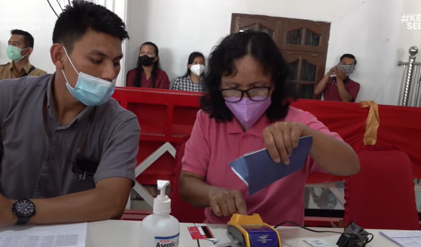 Ilustrasi KKS Mandiri menerima bansos PKH BPNT tahap keempat