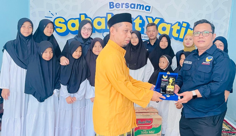 Penyerahan bantuan DPD Partai NasDem kepada panti asuhan jelang HUT ke-14