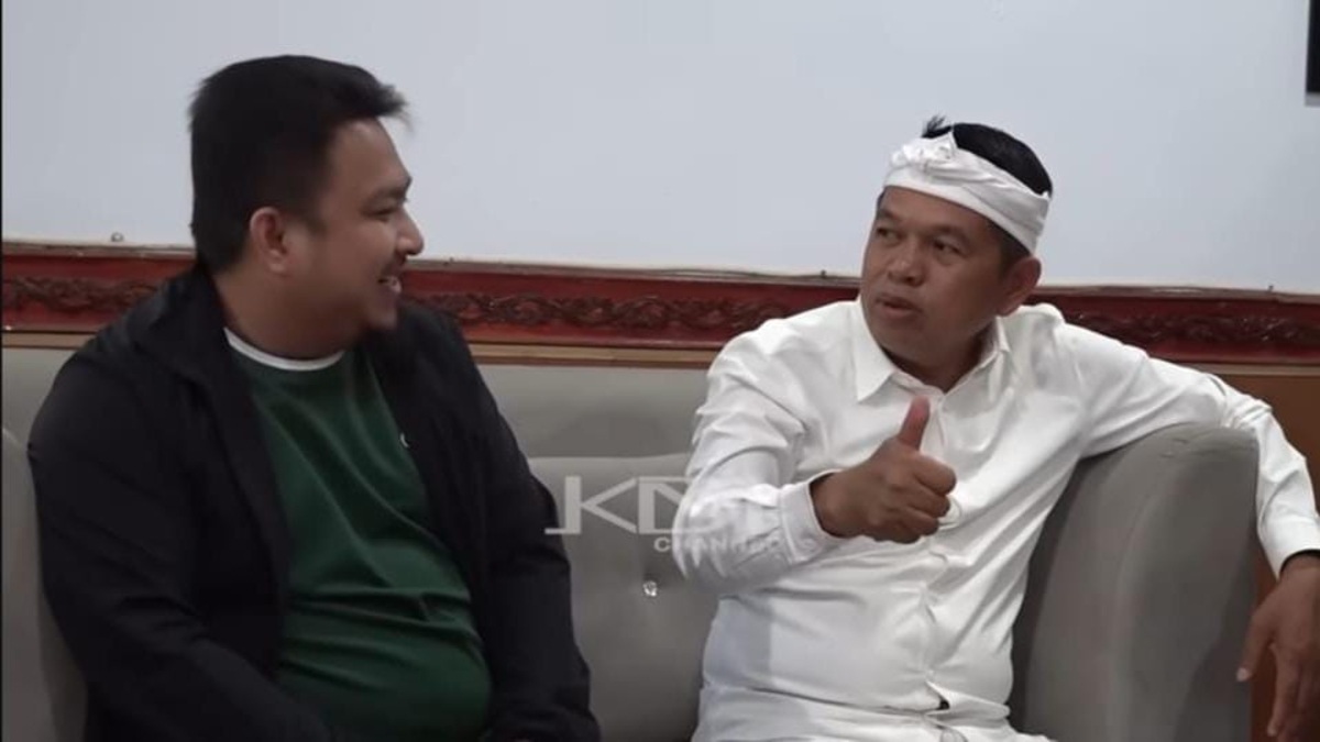Gubernur Jawa Barat Dedi Mulyadi saat membahas rencana efisiensi tahun 2026 bersama Bupati Subang Reynaldy Putra Andita.