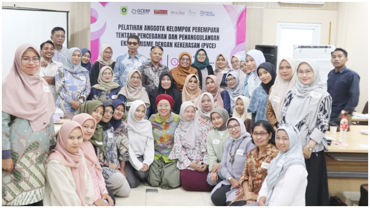 Para peserta tampak antusias mengikuti Pelatihan Anggota Kelompok Perempuan tentang Pencegahan dan Penanggulangan Ekstremisme dengan Kekerasan yang digelar La Rimpu di Hotel Izi Bogor.