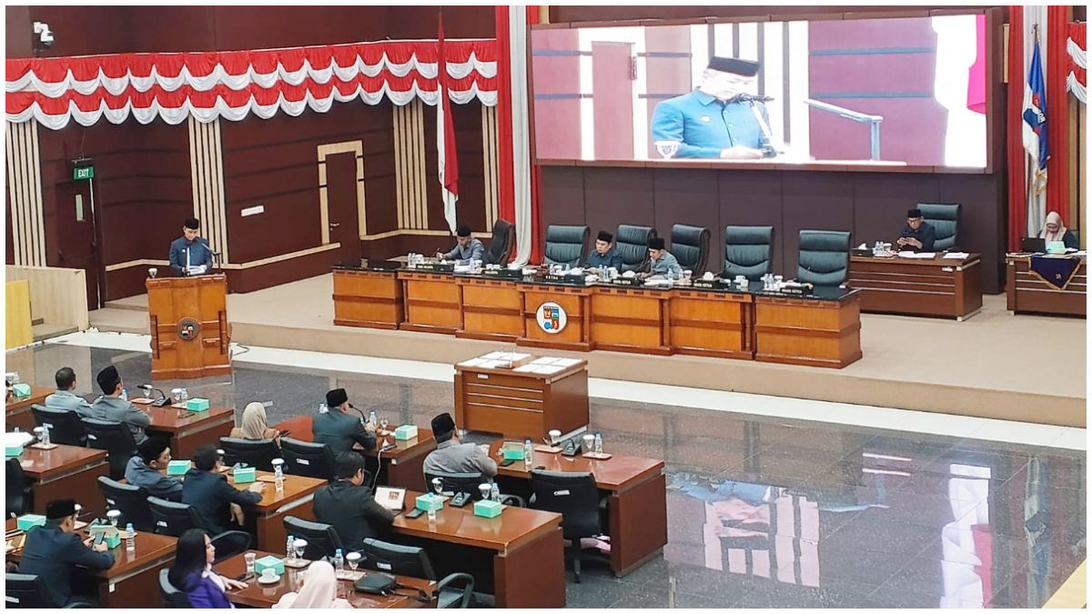 Suasana rapat paripurna DPRD bersama Pemkot Bogor Selasa 4 November 2025.