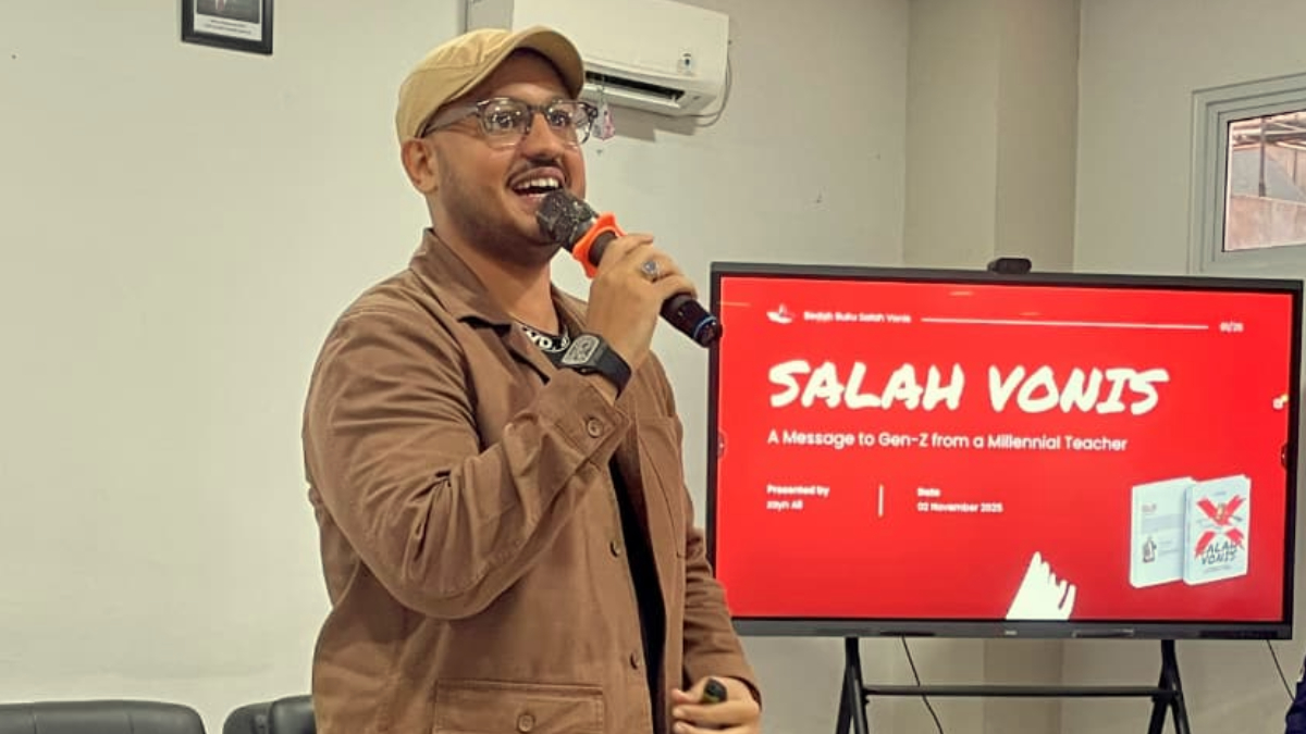 Husayn Muhyideen Ali yang lebih akrab dikenal Zayn Ali merilis buku berjudul Salah Vonis.