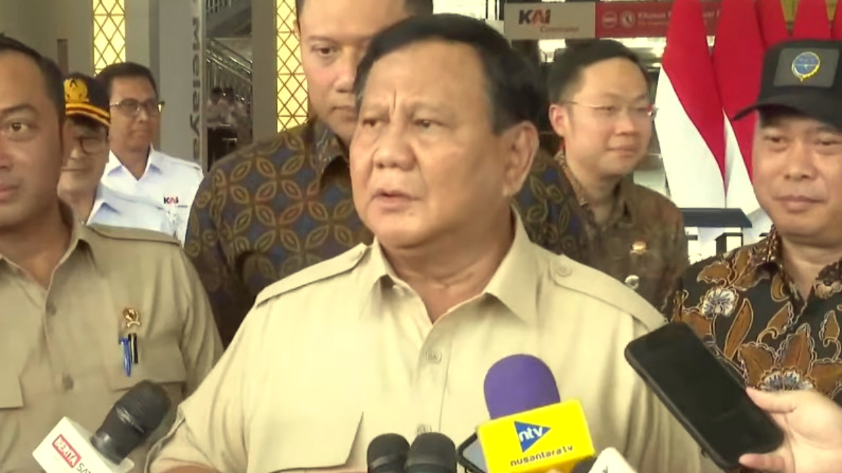 Presiden Prabowo Subianto menjawab pertanyaan wartawan.
