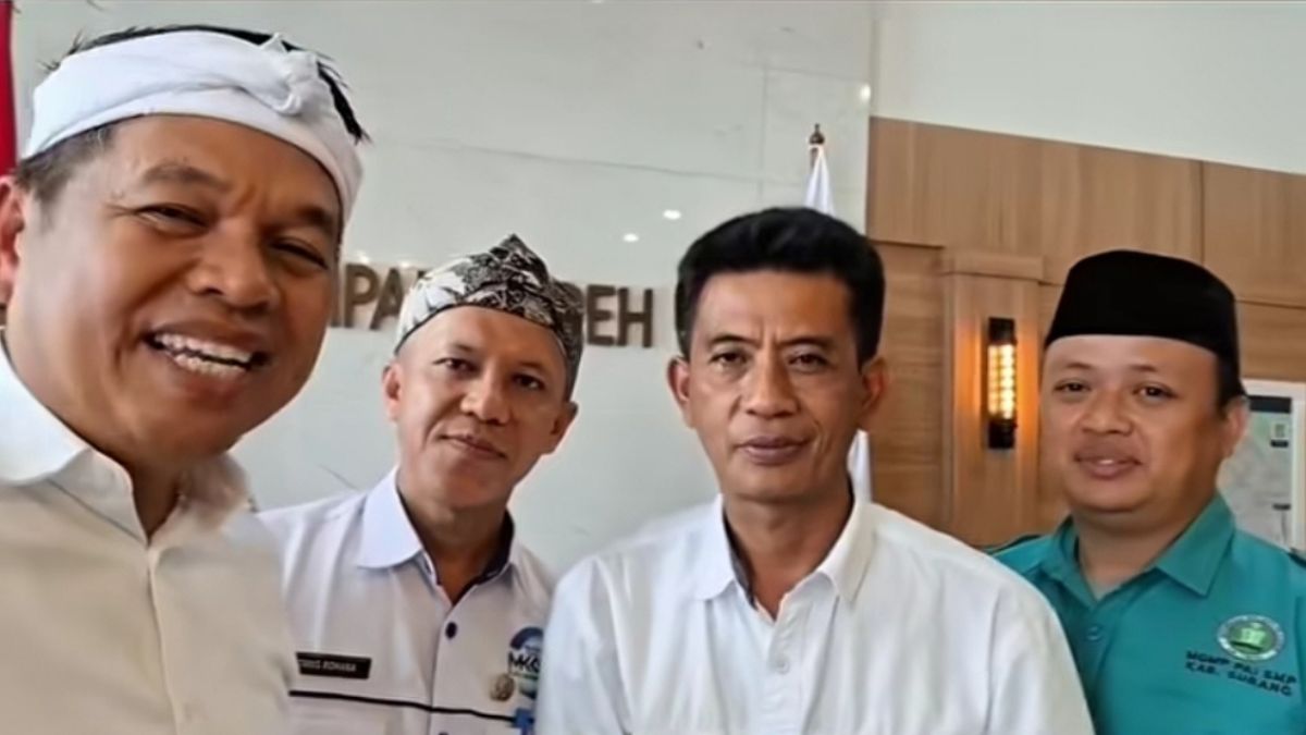 Gubernur Jawa Barat Dedi Mulyadi bertemu dengan guru SMP di Subang yang viral di media sosial.