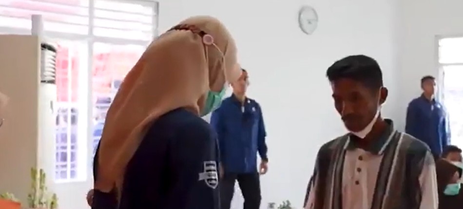 Ilustrasi pencairan bansos tahap keempat dan BLTS Kesra Rp900 ribu melalui PT Pos Indonesia