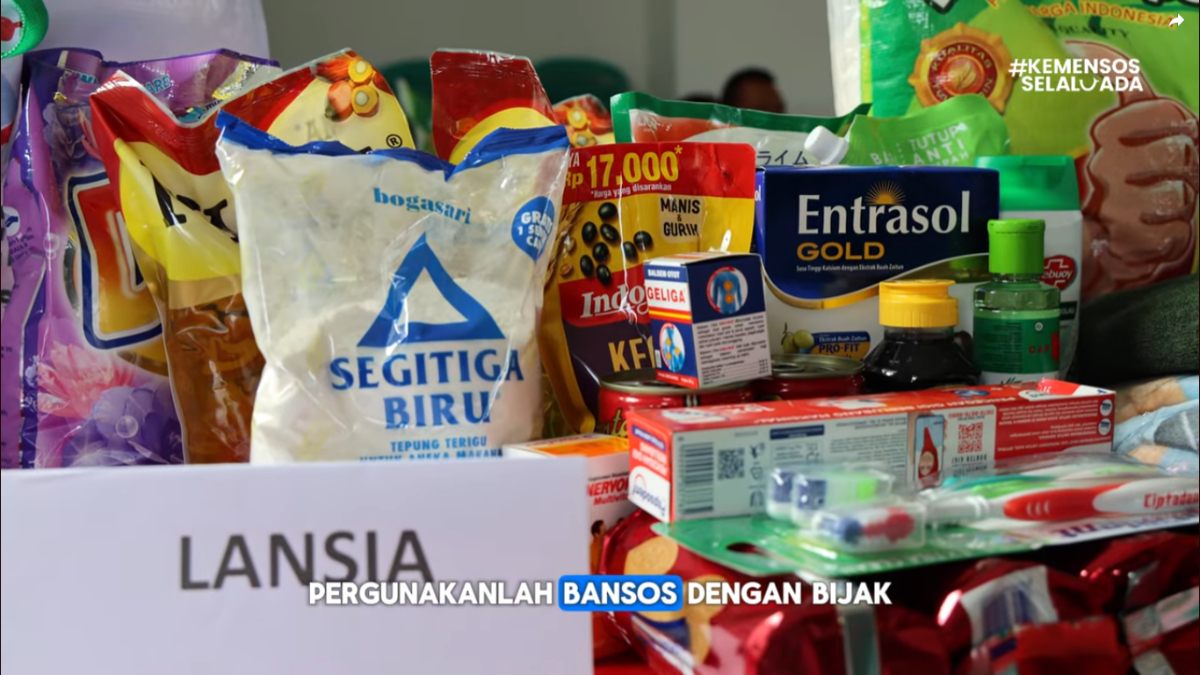 Ilustrasi bansos beras dan minyak goreng.
