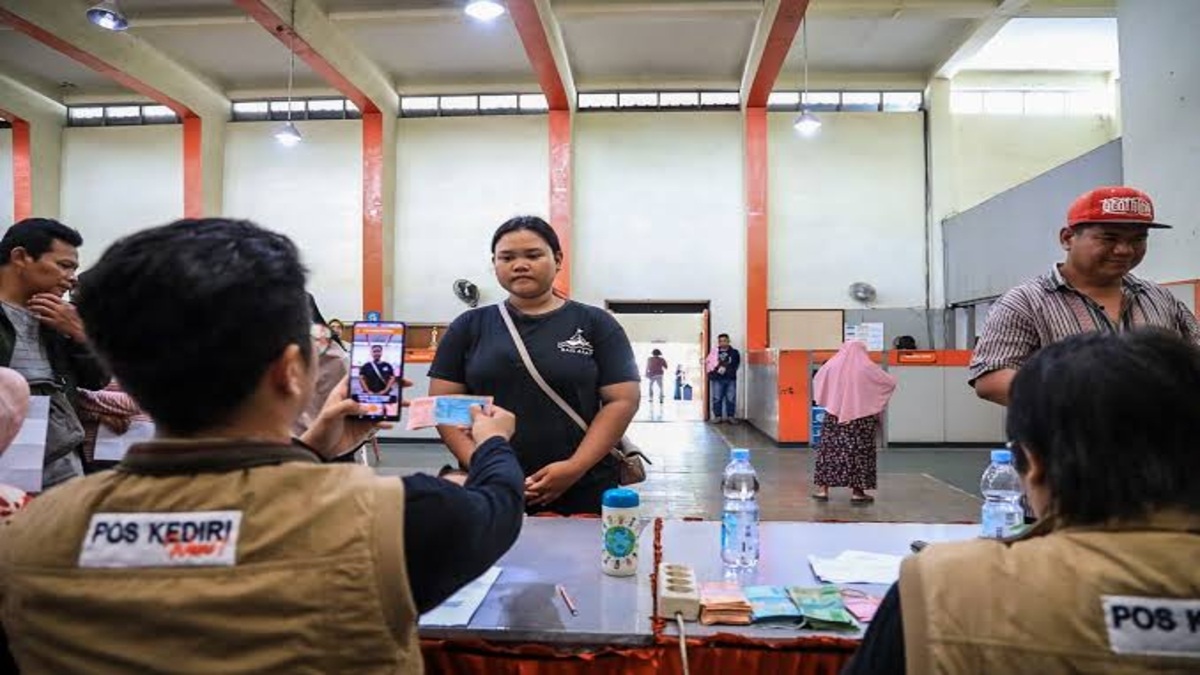 KPM mengambil bantuan BLT kesra melalui Pos