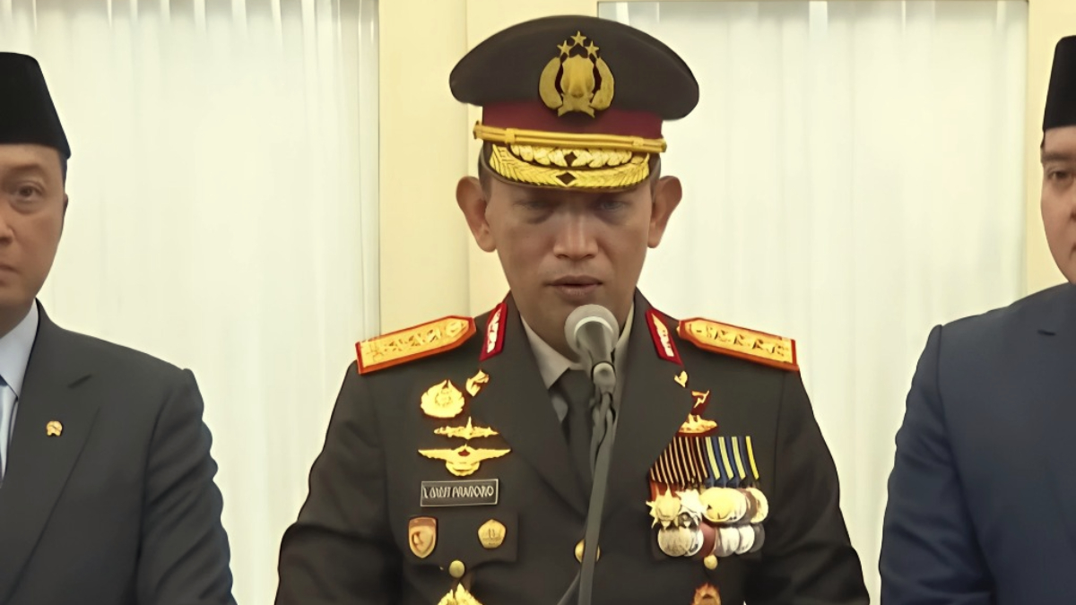 Kapolri Jenderal Listyo Sigit Prabowo saat memberikan penjelesan terkait kasus SMAN 72 Kelapa Gading, Jakarta Utara.