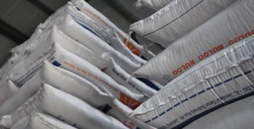 Pemerintah sudah mulai membagikan undangan pengambilan bansos beras 20 kg dan minyak goreng 4 liter