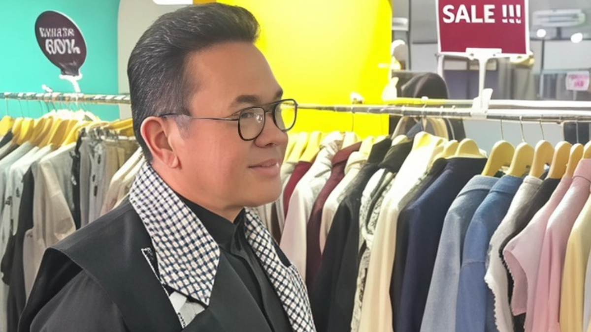Menteri Perdagangan, Budi Santoso saat mengikuti Jakarta Muslim Fashion Week atau JMFW 2026.