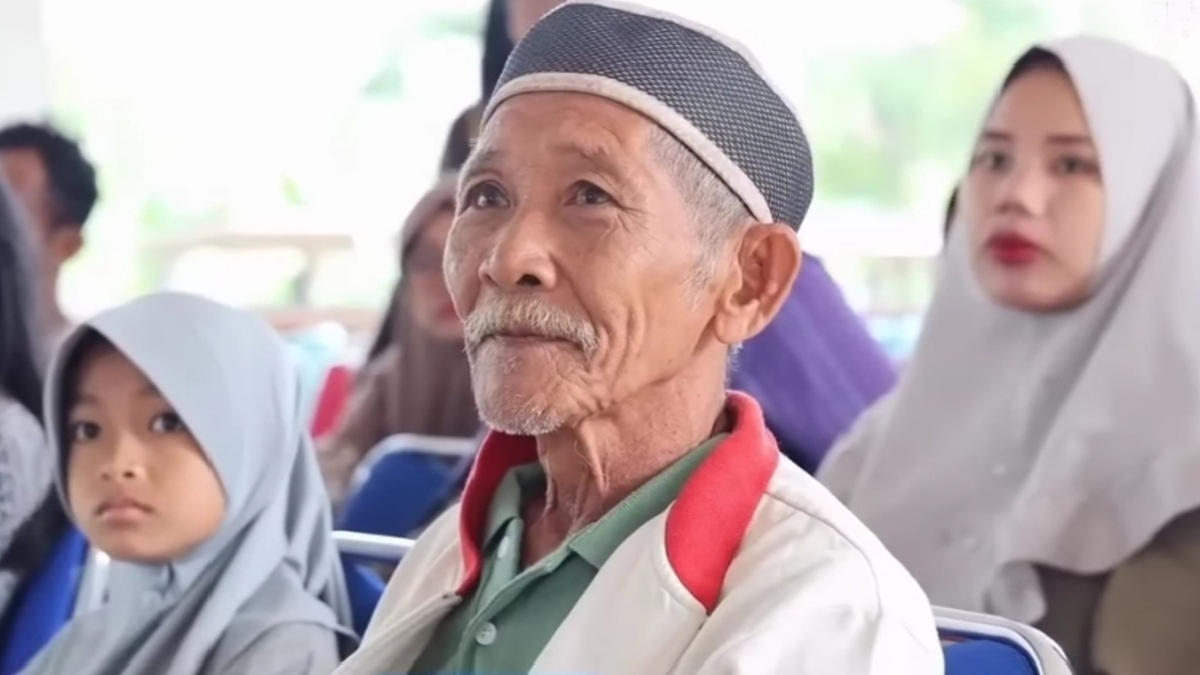 Para penerima Bansos PKH, BPNT hingga BLT Kesra sedang mendapatkan pengarahan.