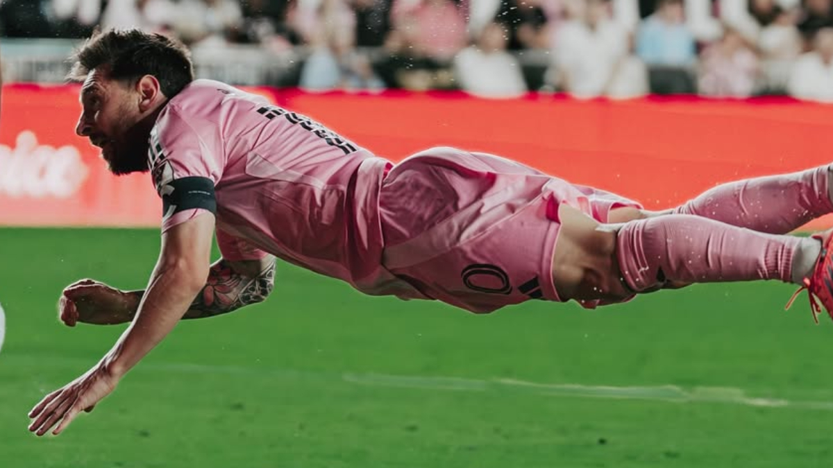 Upaya&nbsp;Lionel Messi&nbsp;mencetak gol.