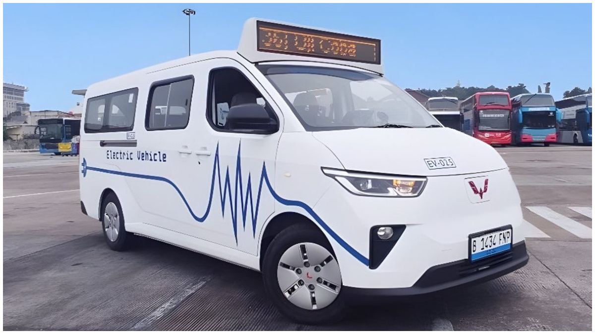 Wuling Mitra EV, kendaraan listrik komersial yang tengah diuji coba bersama TransJakarta untuk mendukung transportasi publik ramah lingkungan di Jakarta.