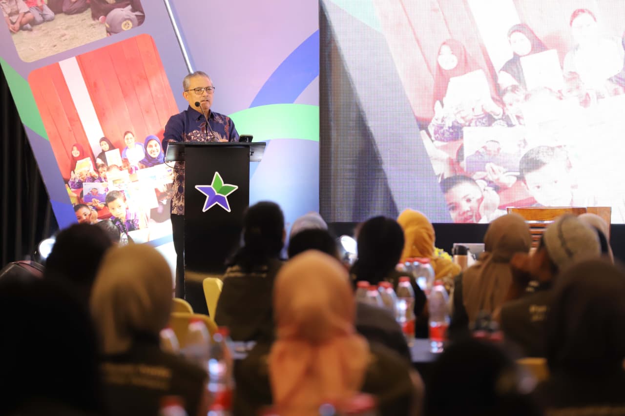 Kepala Perpusnas, E. Aminudin Aziz saat Pembukaan Pertemuan Pembelajaran Sebaya Relima di The Highland Park Resort Bogor, Kecamatan Tamansari, Kabupaten Bogor, Senin 10 November 2025.