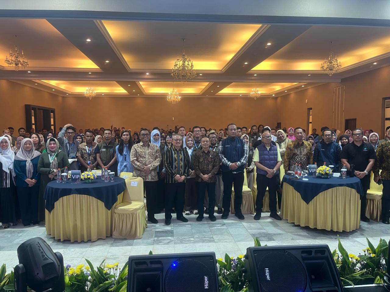 Foto bersama Pertemuan Pembelajaran Sebaya Relima di The Highland Park Resort Bogor, Tamansari, Selasa 11 November 2025.