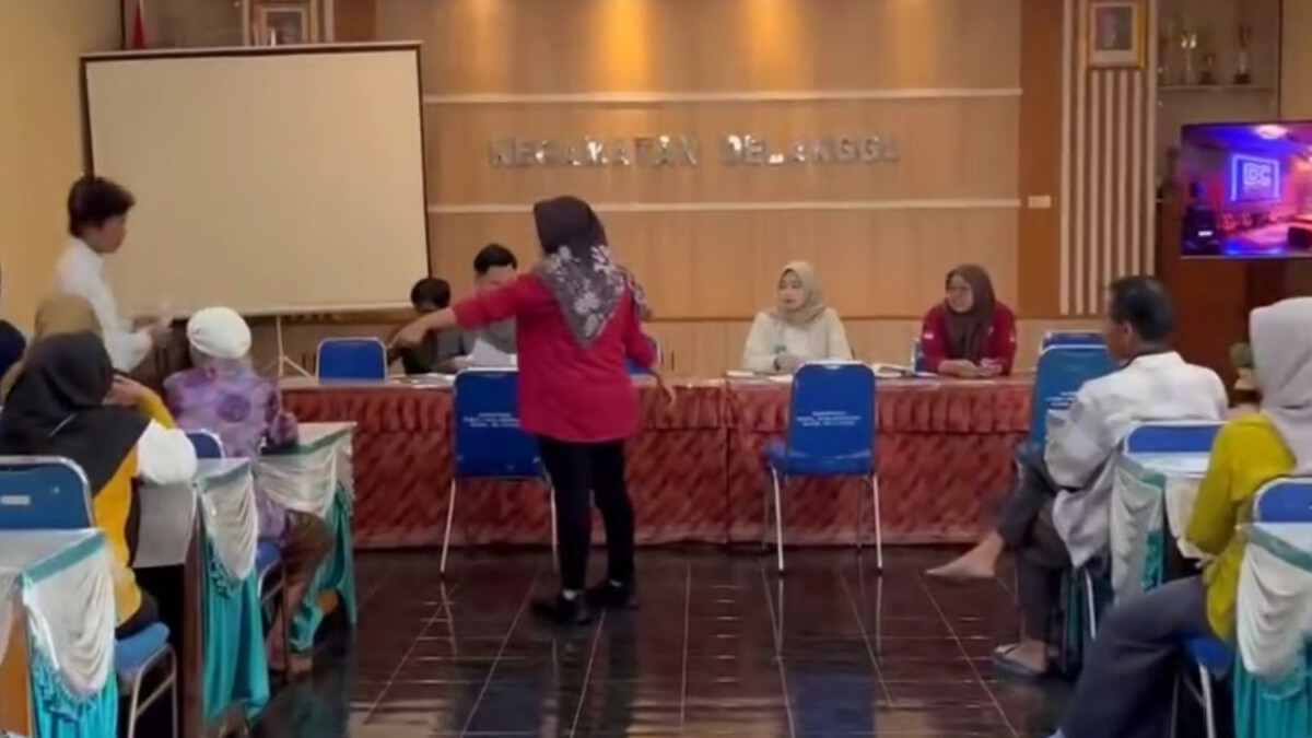 Ilustrasi penyaluran bansos PKH BPNT.