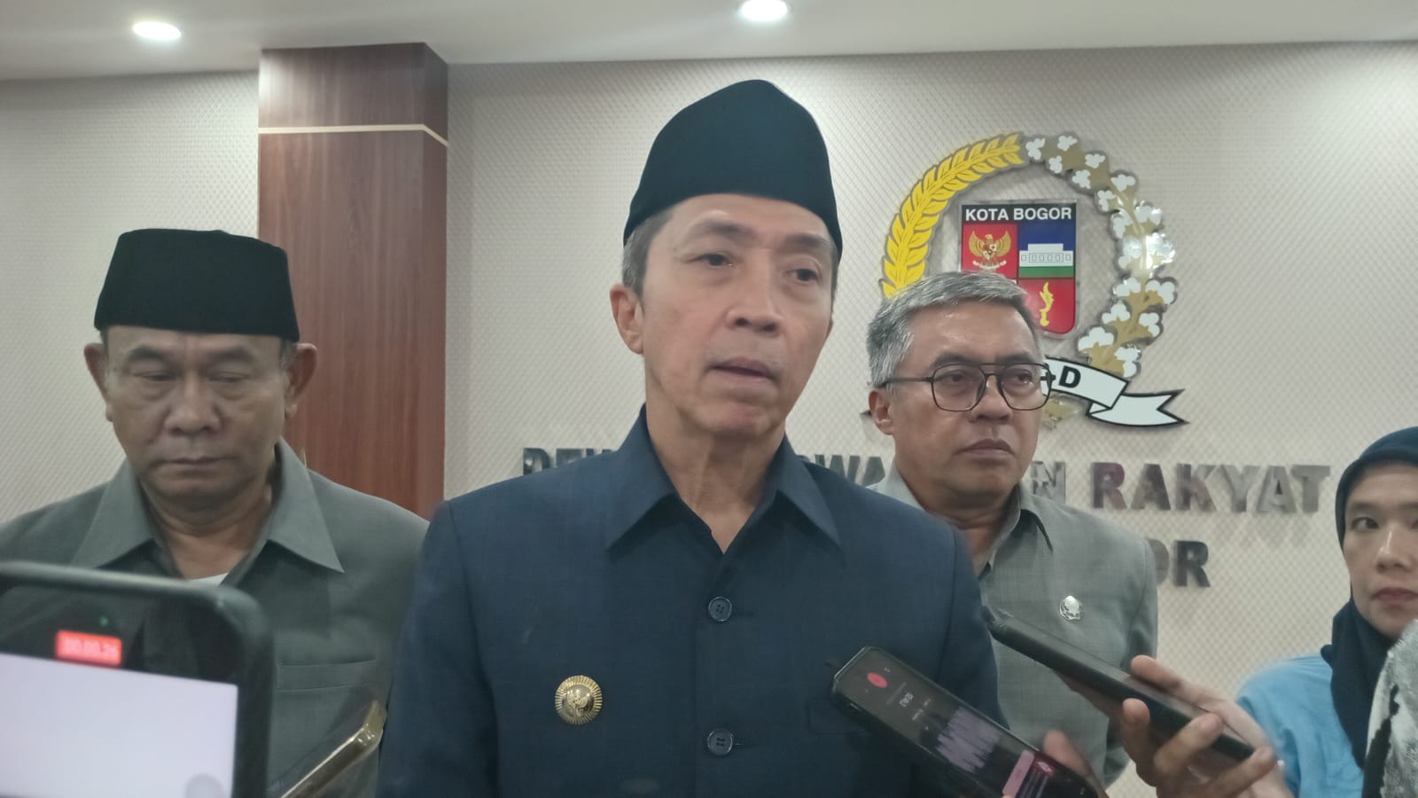 Wali Kota Bogor Dedie A Rachim saat menjawab pertanyaan soal Biskita.