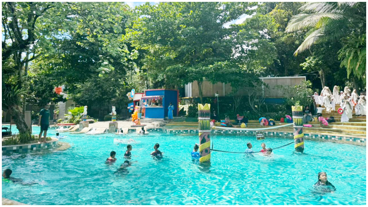 Salah satu wahana di kawasan The Jungle Bogor.