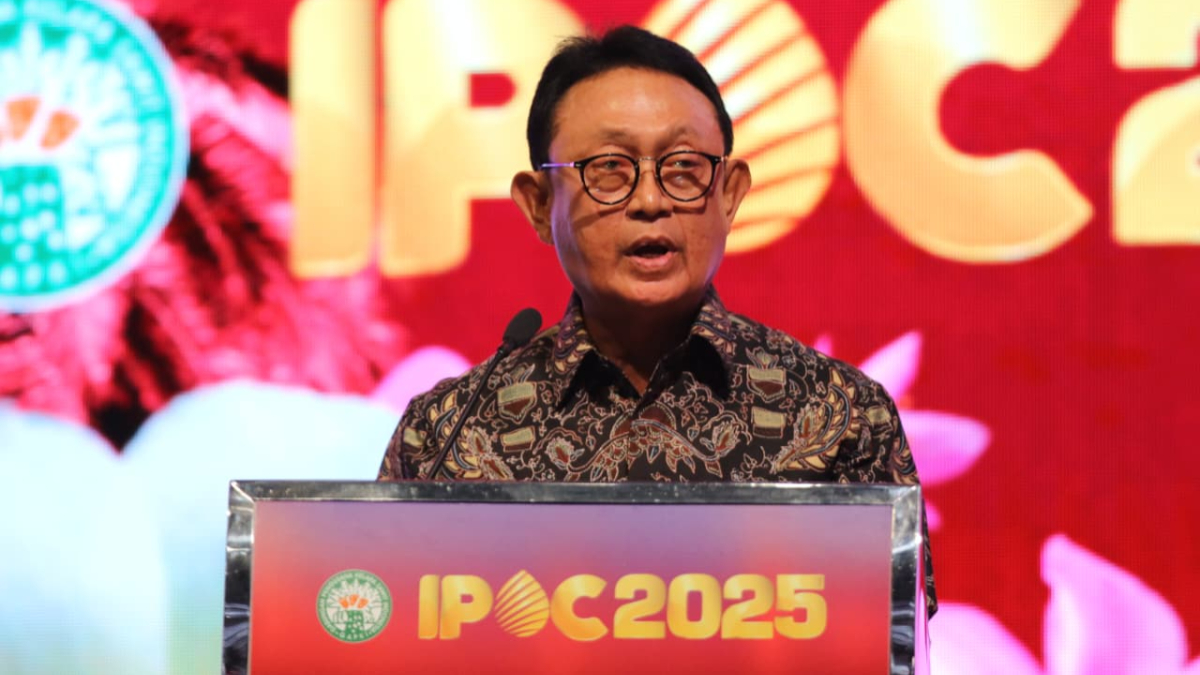 Ketua GAPKI Eddy Martono saat membuka IPOC 2025.