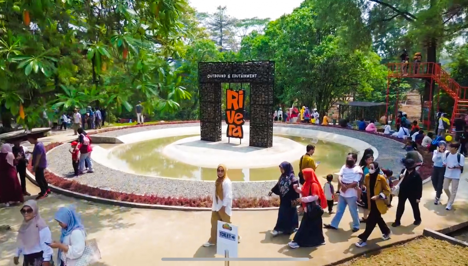 Rivera Outbound & Edutainment, wahana rekreasi yang menyediakan berbagai aktivitas serta wahana outdoor dan edukasi.
