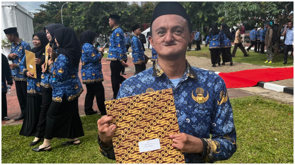 Agus Multi, Guru SDN Puspanegara 04 disabilitas saat dilantik jadi PPPK paruh waktu.