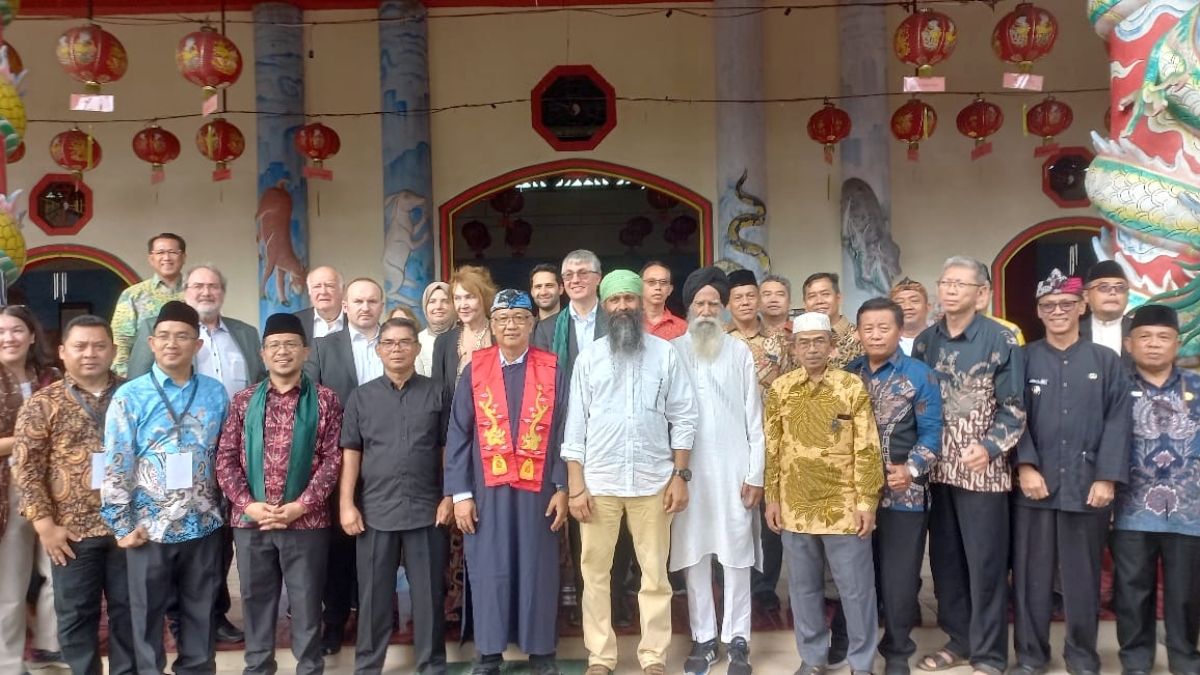 Delegasi tokoh lintas agama dari wilayah Indonesia hingga Austria mengunjungi Kuil Ciu Lung Wang di Kampung Cikoleang, Desa Pabuaran Kecamatan Gunung Sindur, Kabupaten&nbsp;Bogor.