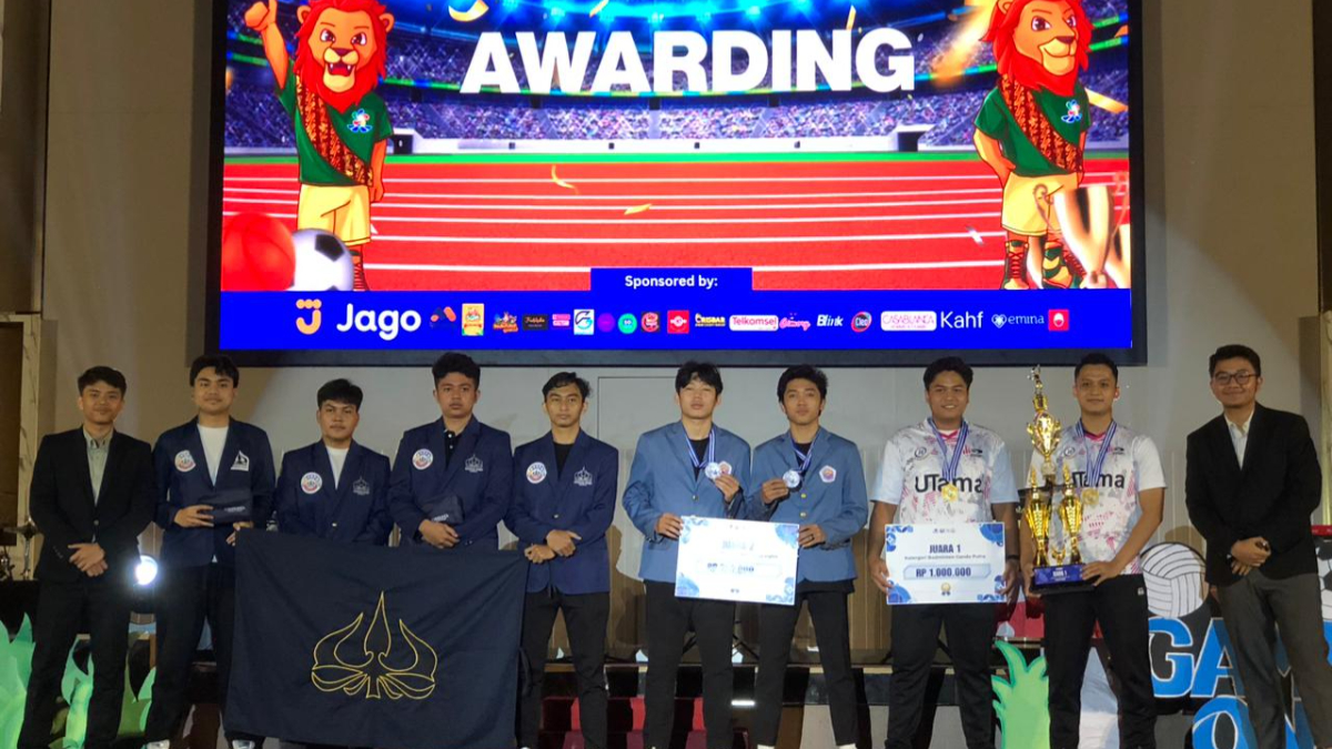 Penyerahan hadiah pada acara IPB Cup 2025.