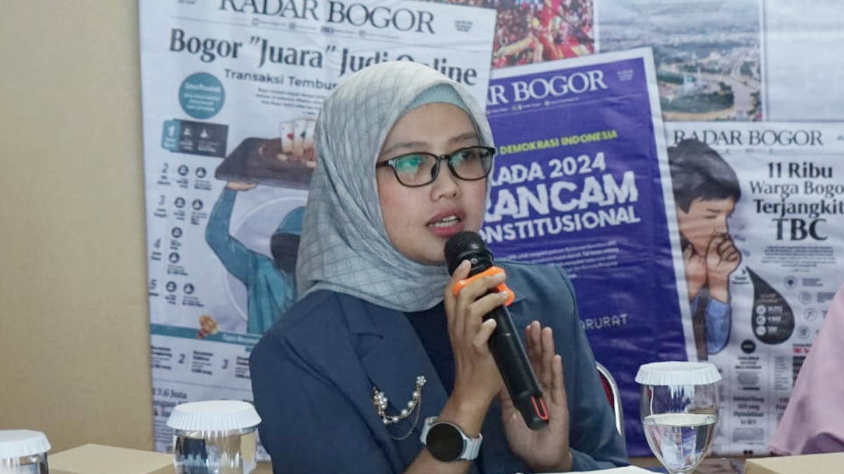 Dosen Fakultas Hukum Universitas Pakuan, Mustika Mega Wijaya, dalam acara Obsesi (Obrolan Serius untuk Mencari Solusi) yang digelar Radar Bogor.