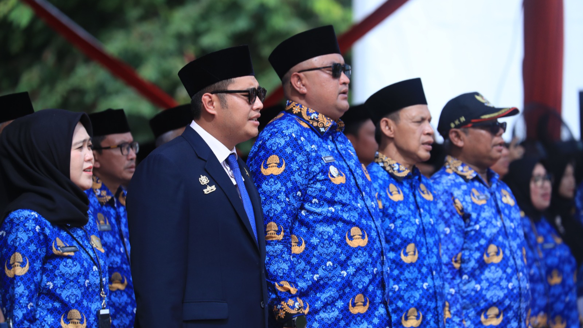 Ketua DPRD Kabupaten Bogor Sastra Winara dan Bupati Bogor Rudy Susmanto hadir dalam pelantikan PPPK Paruh Waktu di Pakansari, Cibinong, Jumat, 14 November 2025.