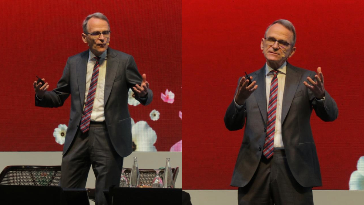 Direktur Eksekutif Oil World, Thomas Mielke saat memberikan penjelasan.