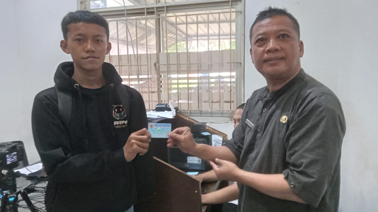 Pelayanan dokumen kependudukan cetak e-KTP di UPT Disdukcapil Wilayah II Rumpin masih berlangsung hingga sekarang.