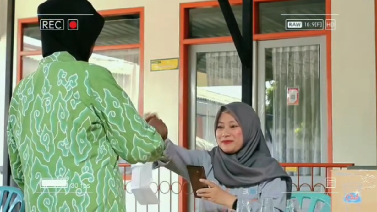 Ilustrasi penyaluran bansos BLT Kesra tanpa KKS.