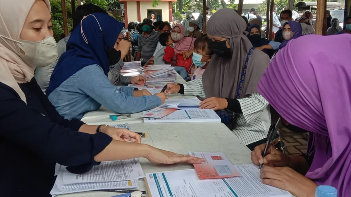 Ilustrasi penyaluran bansos ke KPM.