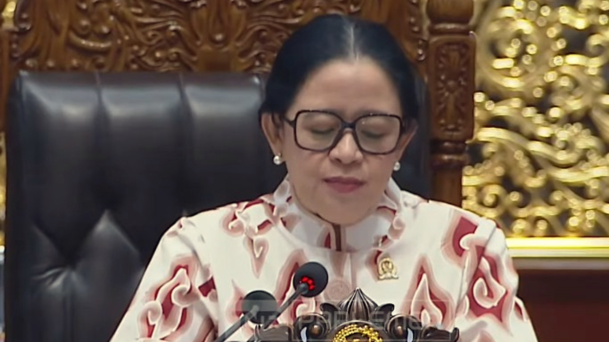 Puan Maharani memimpin rapat paripurna DPR Sahkan RUU KUHAP.