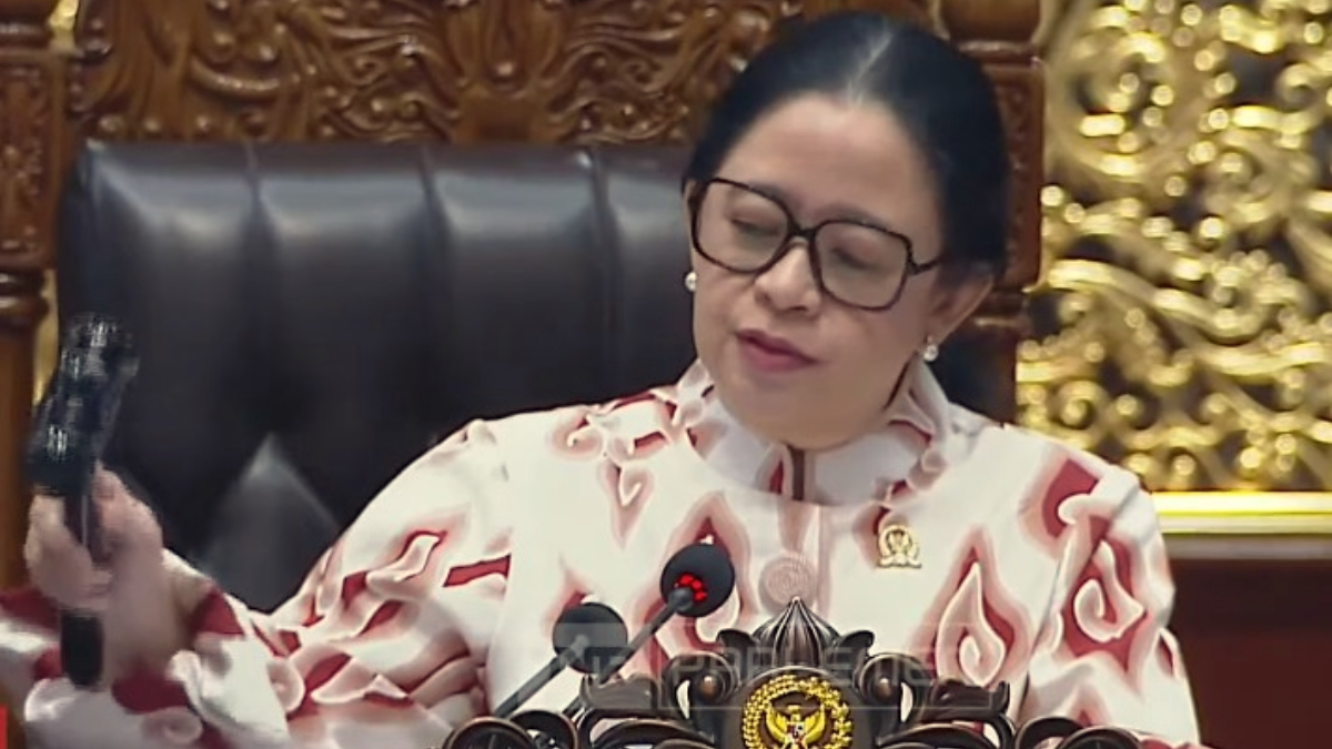 KETOK PALU: Puan Maharani pimpin rapat paripurna DPR Sahkan RUU KUHAP.